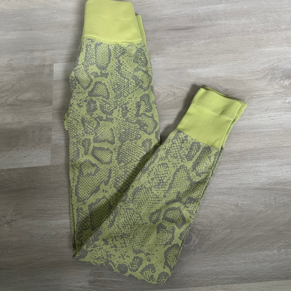 Bombshell Sportswear Leggings